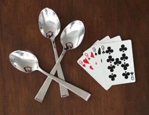 instructions on how to play spoons card game